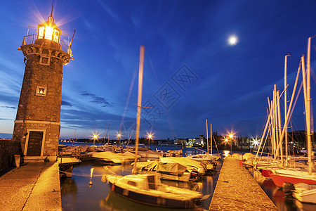 的灯塔蓝色建筑学地标码头全景景观城市帆船旅行游艇图片