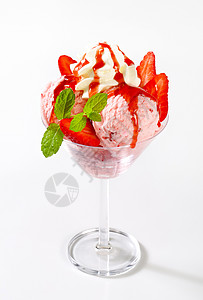 草莓冰淇淋圣代奶油库存甜点盘子粉色味道圣代食物糖浆菜盘图片