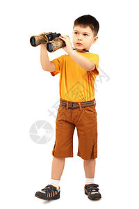 小男孩透过望远镜看小男孩手表工作室乐趣双目白色机械眼镜幸福探险家青年可爱的高清图片素材