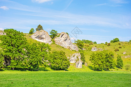 埃塞尔斯堡Tal山谷     令人印象深刻的岩石绿色悬崖骨科水草甸天空牧场全景丘陵蓝色旅行图片