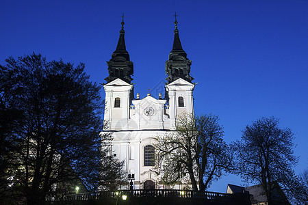 林茨的波斯伯格基拉切教会街道宗教地标市中心景观天空城市全景建筑学图片