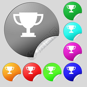 奖杯杯图标标志 一套八个多色圆形按钮贴纸 韦克托界面优胜者游戏插图运动高脚杯用户冠军领导胜利图片