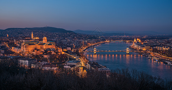 匈牙利布达佩斯市风景Twiright橙子地平线全景建筑学皇宫城市天际衬套爬坡天线图片