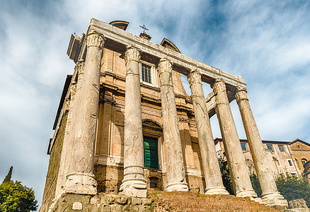 意大利罗马Antoninus和Faustina圣殿的废墟节拍旅行古董建筑寺庙艺术大理石地标文化旅游图片