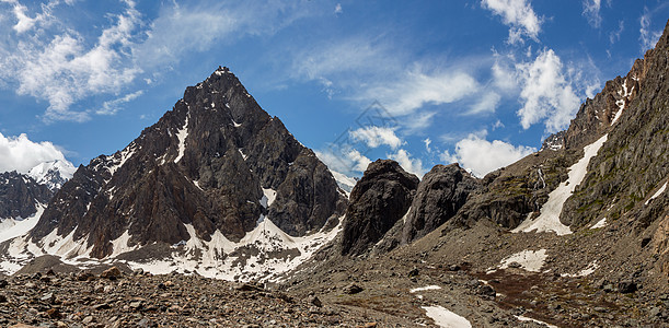 阿尔泰山区的山地风景美景高度假期环境顶峰勘探悬崖岩石运动首脑全景图片