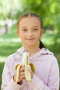 女孩有香蕉图片