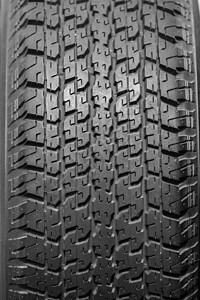 使用过的轮胎机器赛车车辆凹槽卡车速度驾驶汽车橡皮运输图片