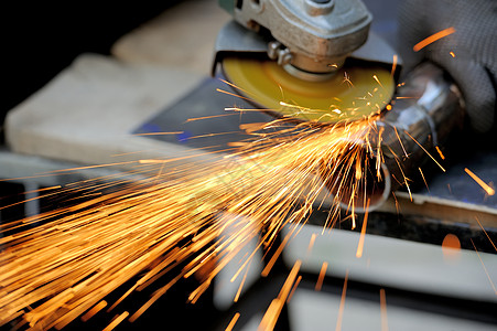 工人用研磨机切割金属速度磨床光盘钻头安全焊接机器研磨工厂制造业图片