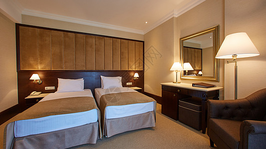 双床间室内旅行公寓风格卧室窗帘地面标准家具木头房子图片