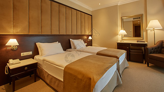 双床间室内旅行窗户地面标准寝具床垫桌子旅游装饰家具图片