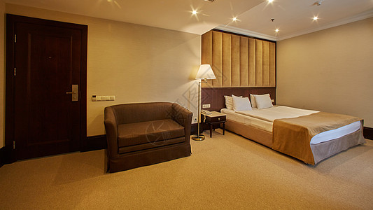 双床间室内桌子汽车酒店旅游旅馆装饰卧室床垫房子家具图片
