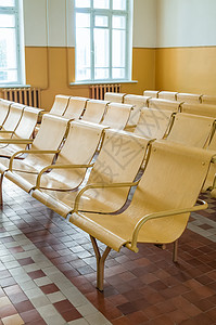 旧火车站等候室大堂法庭椅子装饰铁路行政长椅风格窗户家具图片