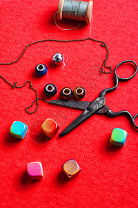 剪刀和珠子手工业配饰首饰手镯手工吊坠材料珠宝爱好工具图片