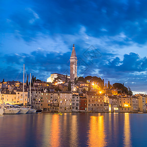 克罗地亚Istria的Rovinj沿海城镇日落建筑学地标城市海岸全景历史性吸引力旅行港口半岛图片