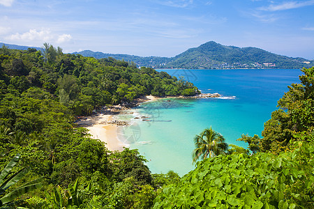 拉姆辛格海滩 位于普吉天空男性海景海岸线海浪旅行蓝色乐趣海洋气候图片