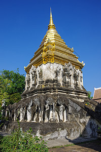 古老的寺庙 泰国清迈的寺庙宗教建筑建筑学宝塔旅游佛塔文化男人金子旅行图片