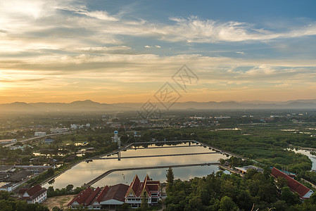 来自泰国的区景象爬坡景观旅游城市山脉河流旅行市中心地标假期图片