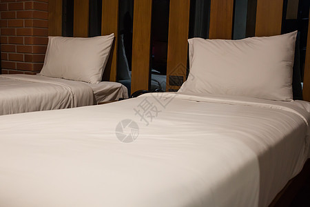 泰国宾馆卧室室内装饰 泰国装饰木头窗户白色风格建筑学酒店寝具奢华停留图片