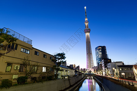 晚上东京天际场景景观旅游天空城市池塘商业建筑学办公室蓝色图片