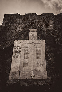 第二次世界大战在卡斯特尔斯多巷的纪念性纪念碑岩石城市砖块村庄建筑街道旅行木头路面石头图片
