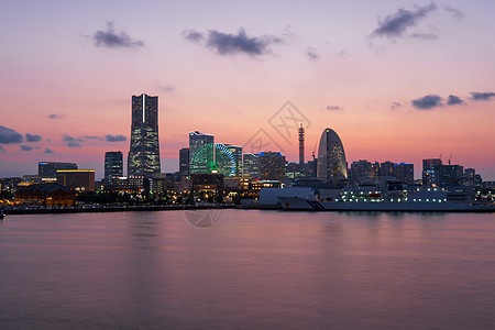 横滨旅行建筑学市中心摩天大楼游客吸引力公园日落地标场景图片