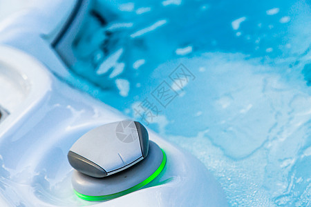 热浴池水的封闭房间水池奢华房子水疗温泉漩涡按摩浴室热水图片