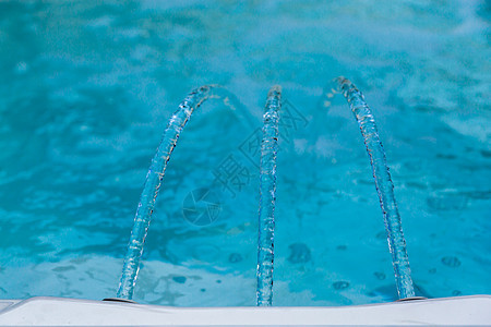 热浴池水的封闭房子浴缸水池卫生按摩水疗乐趣蓝色酒店房间图片
