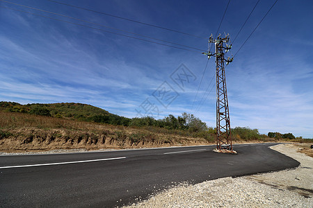 路中间的电线杆街道变压器接线电缆技术力量活力金属天空工程图片