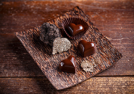 果美巧克力松露黑色竹子食物甜点棕色巧克力背景图片