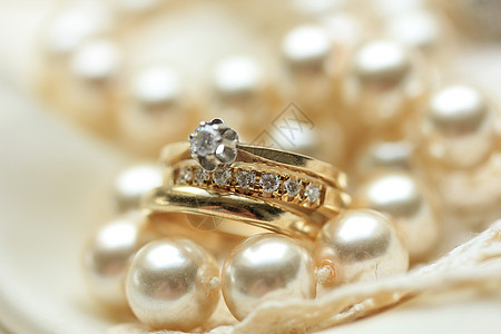 黄金钻石戒指婚礼订婚石头结婚新娘奢华婚姻金属环境套装图片