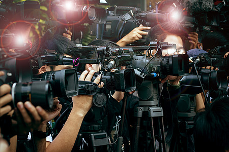 录像摄影记者在公共新式新闻上值班播送记录视频麦克风职业居住会议摄影师面试磁带图片