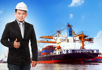 i 在港口使用集装箱的客运和军船重工业人士商务码头运输物流货物贸易商品商业图片