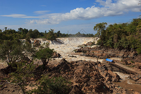水落下或Mekong河 在Cacamasak南部大学森林溪流游客石头巴色瀑布公园热带岩石图片