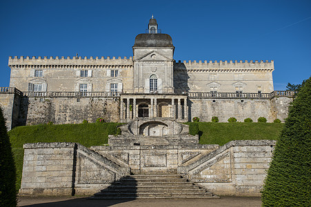 吉隆德的瓦耶雷斯城堡建筑学文化游客阳光旅游堡垒城垛历史性花园建筑图片