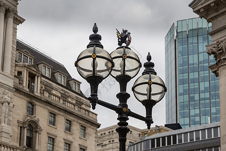 英格兰银行附近的旧伦敦市街灯光线 在英国银行附近王国国家金融交换建筑街道景观城市正方形建筑学图片