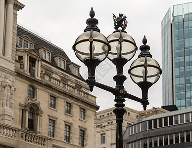 英格兰银行附近的旧伦敦市街灯光线 在英国银行附近旅游银行正方形石工交换首都库存经济王国街道图片