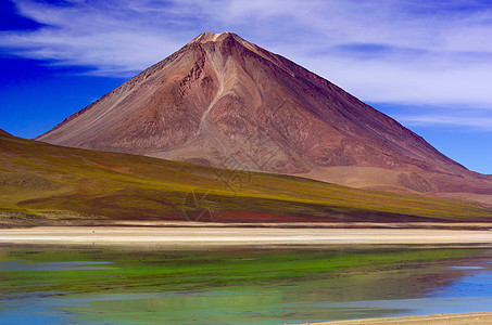 玻利维亚的拉古纳佛得角岩石蓝色旅游沙漠火山国家爬坡旅行顶峰天空图片
