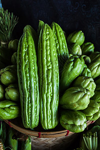 莫莫迪卡加兰提亚常叫苦瓜 苦瓜或双黄瓜烹饪营养葫芦单体生产饮食美食水果药品蔬菜图片