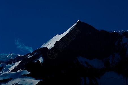 瑞士山脉 伯尔尼高地 阿尔卑斯山 欧洲阿尔卑斯山僧侣顶峰地标遗产全景薄雾冰川风景森林悬崖图片