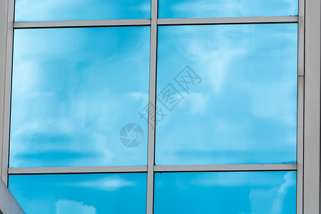 玻璃建筑外墙有反光镜图片