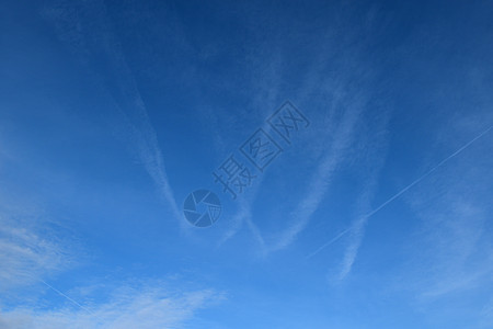 蓝天空和乌云蓝色白色太阳天气空气背景图片