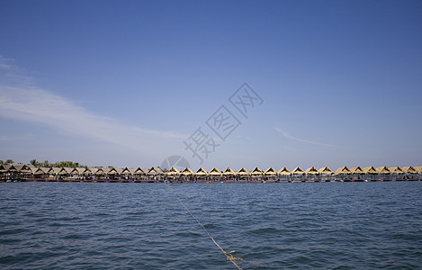 浮动餐厅天空建筑叶子旅游假期海岸蓝色浮桥旅行港口图片