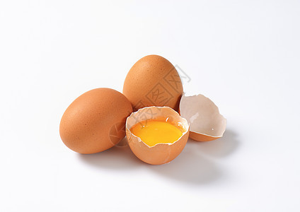 褐蛋蛋壳蛋黄鸡蛋食物图片