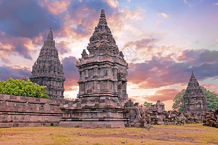 Prambanan或是印度教寺庙大院地标佛教徒游客文化废墟遗产岩石上帝旅行宗教图片