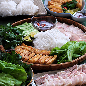 越南食物 面包豆玛姆餐点盘子豆腐猪肉美食挂面沙拉黄瓜包子美味图片