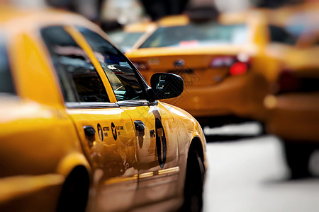 黄色计程车通过美国纽约州纽约时报广场观光游客正方形指示牌旅行商店社论街道运输场景图片