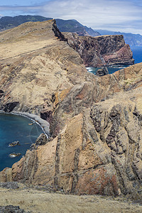 马德拉岛东部 波尔图的圣卢伦科支撑火山蓝色岩石观光游客海洋爬坡旅游海岸线图片