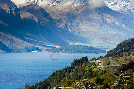 新西兰皇后城南岛湖景色 新西兰昆斯敦交通风景港口蓝色高山天际滑雪城市反射戒指图片