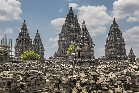 印度尼西亚爪哇岛日惹附近的普兰巴南寺庙岩石传统游客吸引力石头佛塔宗教日出旅游历史性图片