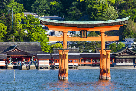 Miyajima 日本广岛的海洋中 著名的大神道宗教世界文化建筑学网关遗产贸易旅行港口旅游图片